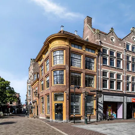 Authentic In شقة *